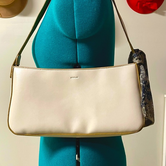 Mondani New York Cream Vintage Leather handbag with cut out design - Picture 2 of 6